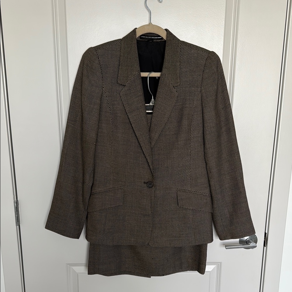 Ellen Tracy Brown Herringbone Blazer and Skirt Set, size 4